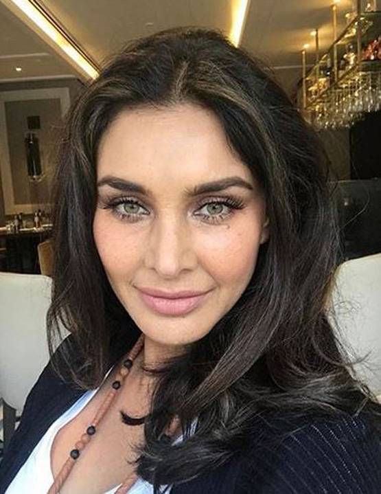 45 की हुईं लीजा रे, कभी किया था शरीर को लेकर कमेंट्स का सामना