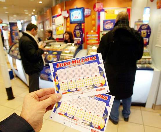 एक टिकट खरीदा और लॉटरी में जीत गया पूरे 1110 करोड़ रुपये