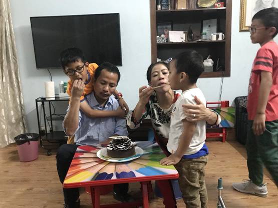 आंखों में आंसू लिए मेरी कॉम ने चूमा मेडल, ऐसे लगाया गोल्डन पंच