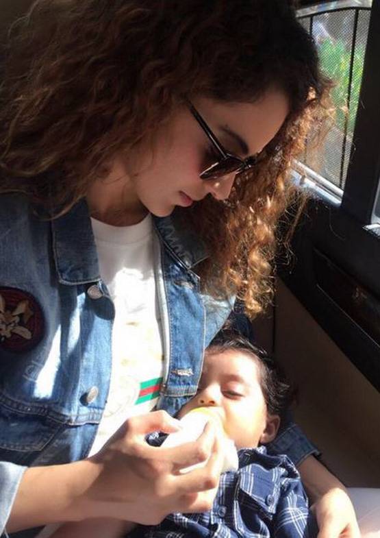 कंगना की गोद में खुश नजर आएं रंगोली के बेटे पृथ्वीराज, PHOTOS