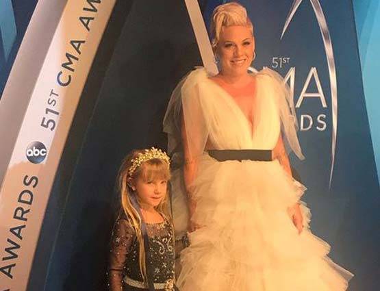 दो बच्चों की मां है 2018 की सबसे खूबसूरत महिला, जानें क्या करती हैं?