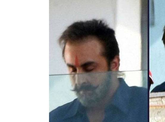 संजय दत्त की कॉपी लग रहे हैं रणबीर, बायोपिक में ऐसा है लुक