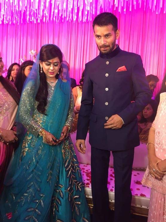 ऐश्वर्या के चेहरे पर नज़ाकत, सगाई में नर्वस दिखे तेजप्रताप