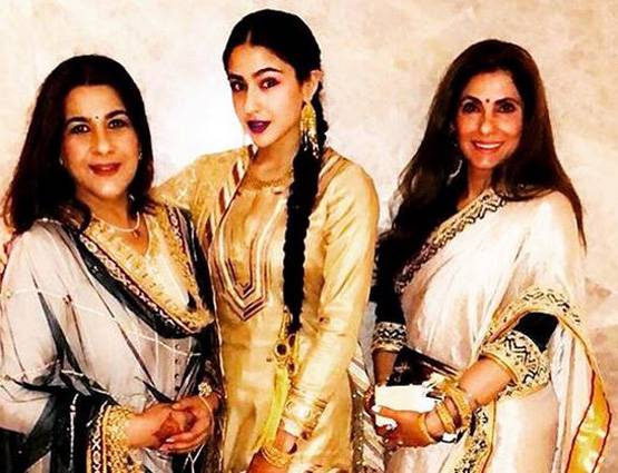 PHOTOS: ट्रेडिशनल लुक में सारा ने मां के साथ कराया फोटोशूट