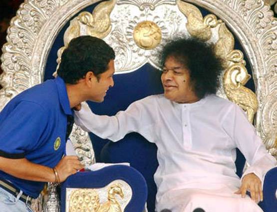 ये थे सच‍िन के धार्मिक गुरु, तेंदुलकर के बर्थडे पर ही हुआ निधन