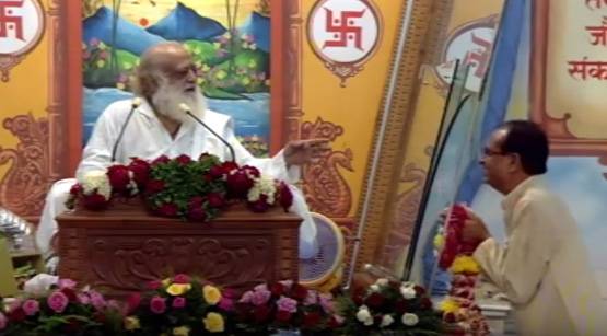 सबसे रसूखदार संत था आसाराम, मोदी-वाजपेयी सहित ये नेता थे भक्त