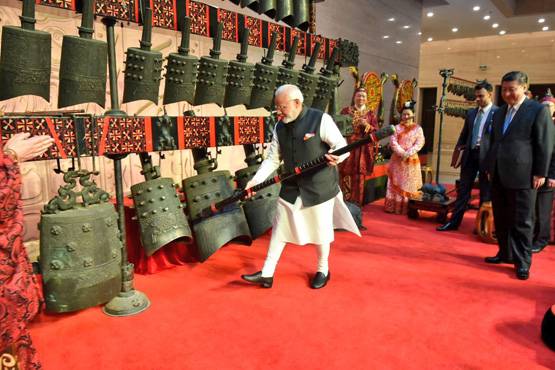 मोदी-जिनपिंग ने बजाए पारंपरिक घंटे, 2451 साल पुराना है इतिहास