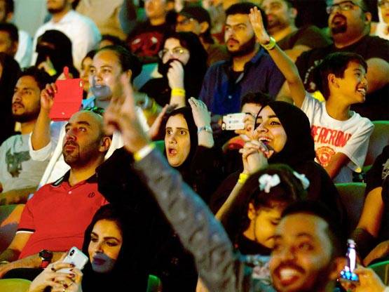 'कम कपड़ों में' दिखीं WWE महिला रेसलर, सऊदी अरब में हंगामा