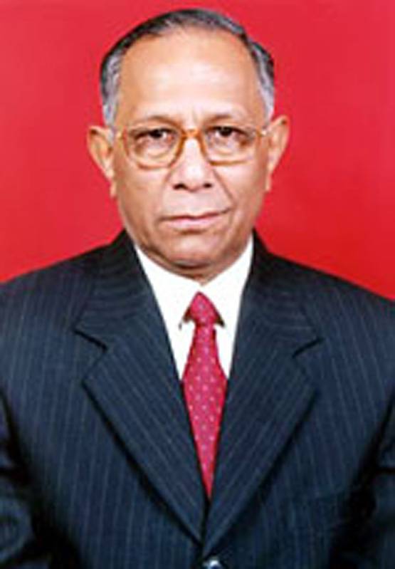 इस पूर्व जस्‍ट‍िस को मिली VHP की कमान, तोगड़िया के दल को हराया