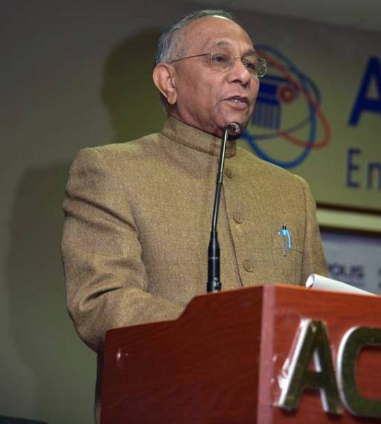 इस पूर्व जस्‍ट‍िस को मिली VHP की कमान, तोगड़िया के दल को हराया