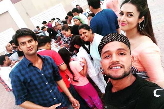 'ये है मोहब्बतें' की टीम संग दिव्यांका ने मनाई इफ्तार पार्टी, PHOTOS