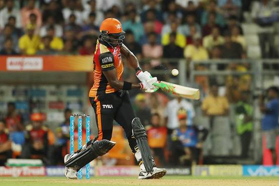 IPL: 18, 19, 20वें ओवर ने बदला पासा, विलेन से हीरो बना ये खिलाड़ी