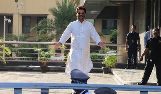 संगीत रस्म से पहले भाई-बहन के साथ भावुक दिखीं सोनम