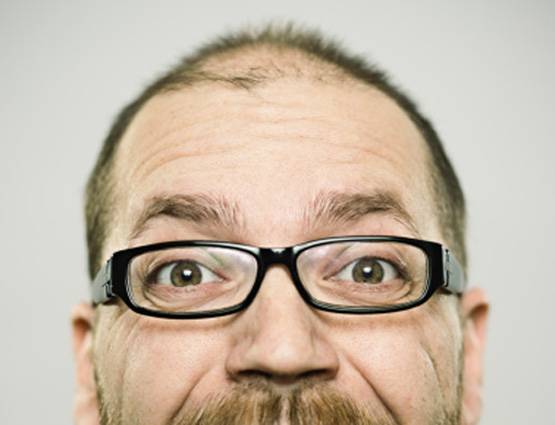 किसी दवा की जरूरत नहीं, बालों को झड़ने और सफेद होने से ऐसे रोकें