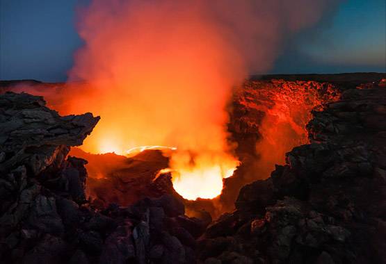 खतरनाक ज्वालामुखी को किस रहस्यमयी जीव ने बना रखा है घर!