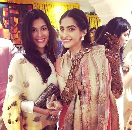 सोनम के रिसेप्शन में अख‍िलेश यादव? नेता-अभि‍नेता गेस्ट लिस्ट में