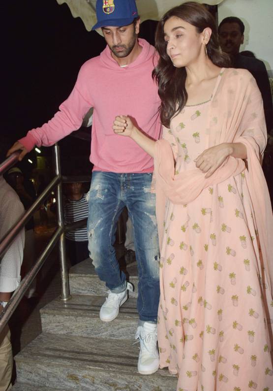 आलिया के साथ राजी की स्पेशल स्क्रीनिंग पर गए रणबीर, PHOTOS