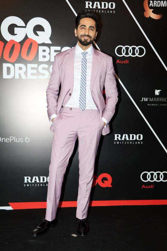 GQ इवेंट में छाया दीपिका-ऋतिक का ब्लैक एंड व्हाइट लुक, PHOTOS