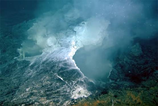 खतरनाक ज्वालामुखी को किस रहस्यमयी जीव ने बना रखा है घर!