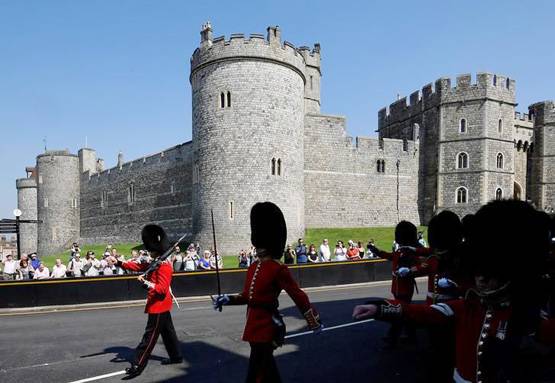 इंग्लैंड में प्रिंस हैरी-मेगन की रॉयल शादी, पैलेस में कुछ ऐसी हैं तैयारियां