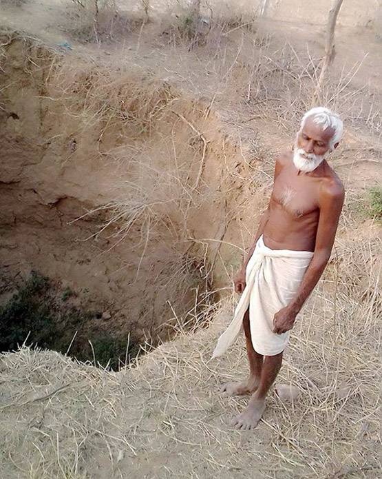 पानी खरीदने के लिए नहीं थे पैसे, 70 साल के इस शख्स ने खोदा कुआं