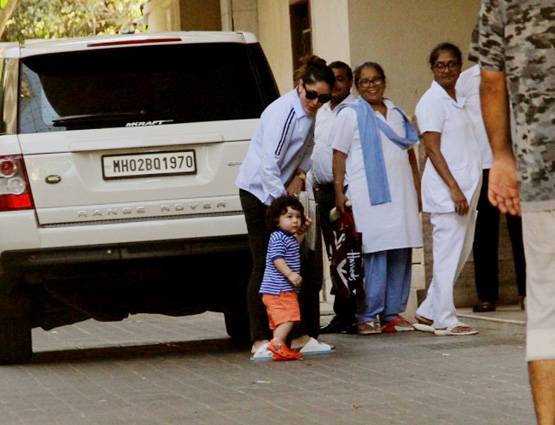 मम्मी करीना के साथ अमृता अरोड़ा के घर गए तैमूर, PHOTOS