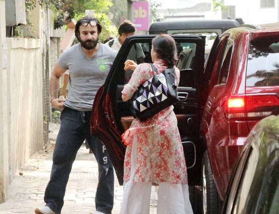 PHOTOS: पापा सैफ के साथ डायरेक्‍टर के ऑफिस पहुंचीं सारा