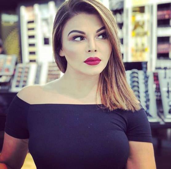 फिल्म इंडस्ट्री में कोई रेप नहीं करता, सबकुछ मर्जी से होता है: राखी