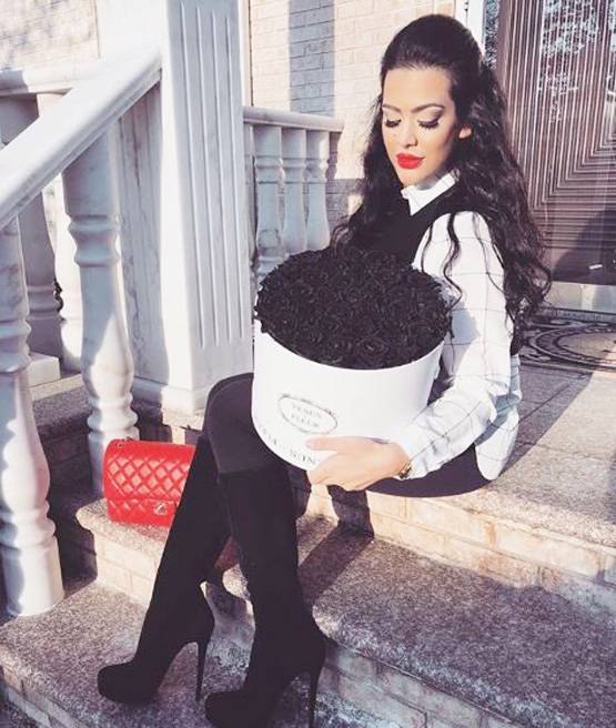 संजय दत्त की बेटी ने पोस्ट की बोल्ड तस्वीर, Ex वाइफ ने किया ये कमेंट