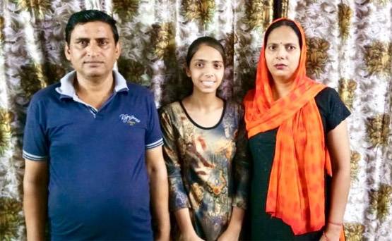 CBSE: मिलिए दिल्ली के सरकारी स्कूलों के साइंस, कॉमर्स और आर्ट्स के टॉपर्स से