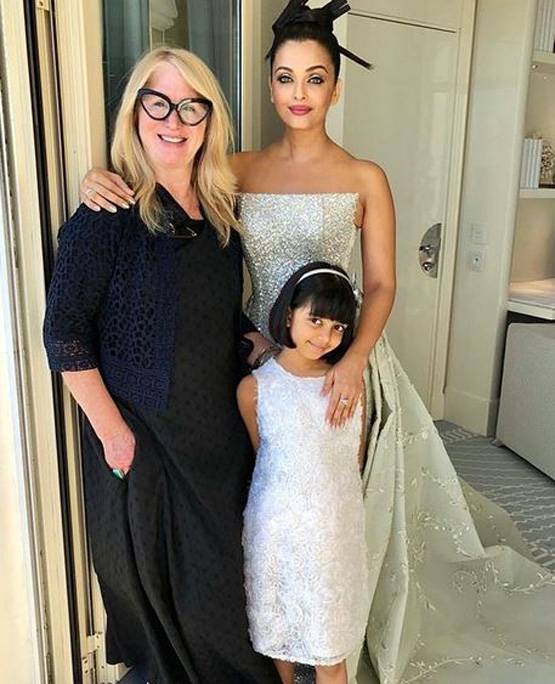 ऐश्वर्या की वायरल फोटो में ऐसा क्या है जो बेवजह हो रही खिंचाई?