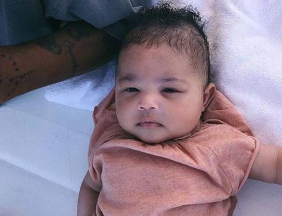 प्रेग्नेंसी के बाद एक्ट्रेस ने पोस्ट की फोटो, 1 घंटे में 38 लाख लाइक