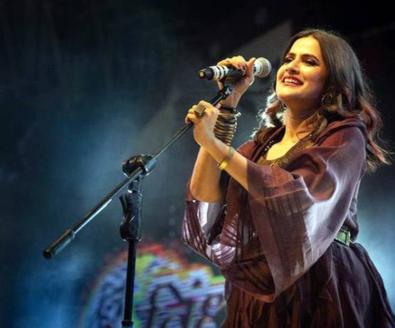 बीटेक, एमबीए भी हैं सोना महापात्रा, आमिर खान की वजह से हुईं मशहूर