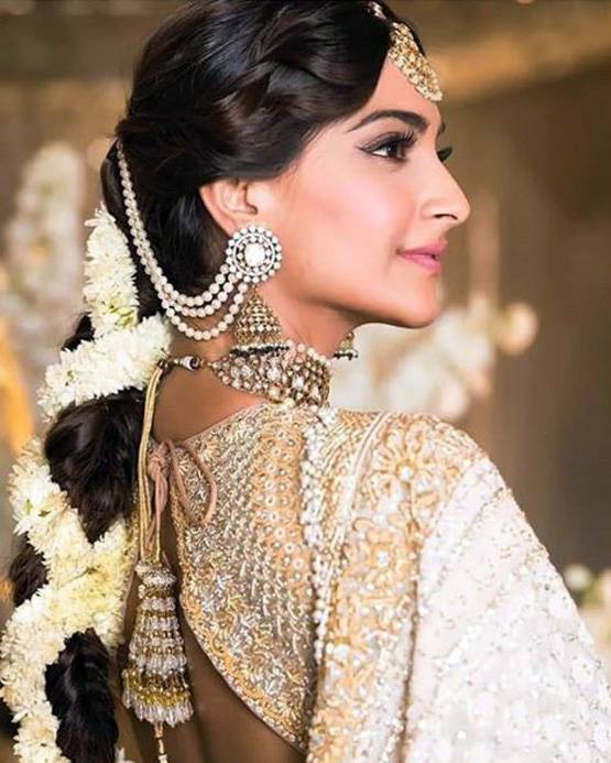 18 महीने में तैयार हुआ सोनम का लहंगा, हुई ये खास कारीगरी