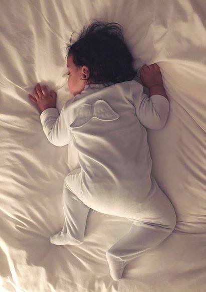 सालभर के बेटे संग लीजा ने दिया अंडरवॉटर पोज तो मिली ये सलाह