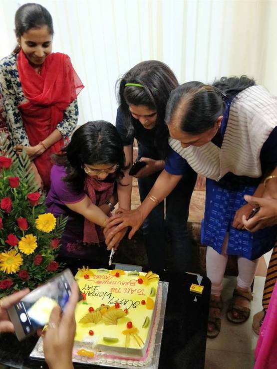 Photos: मिलिए 3 फुट 2 इंच की IAS अफसर से, PM मोदी भी हैं मुरीद