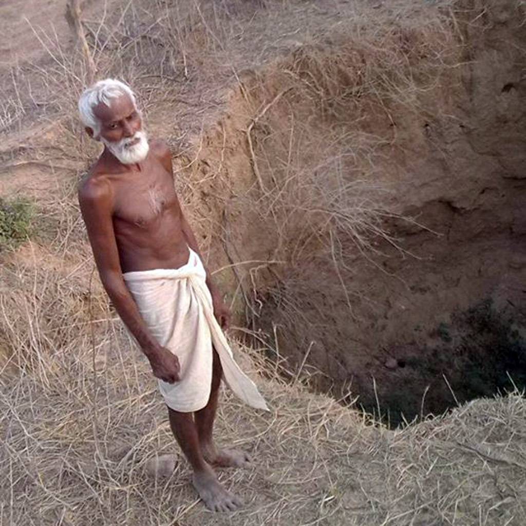 पानी खरीदने के लिए नहीं थे पैसे, 70 साल के इस शख्स ने खोदा कुआं