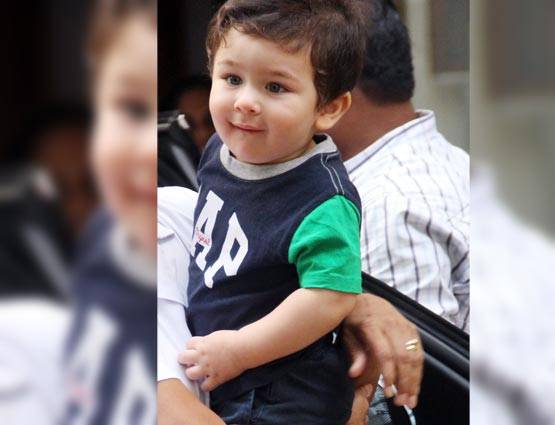 नए हेयरकट में दिखे तैमूर, मीडिया को यूं दिया पोज, PHOTOS