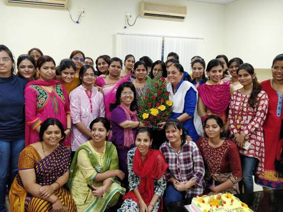 Photos: मिलिए 3 फुट 2 इंच की IAS अफसर से, PM मोदी भी हैं मुरीद