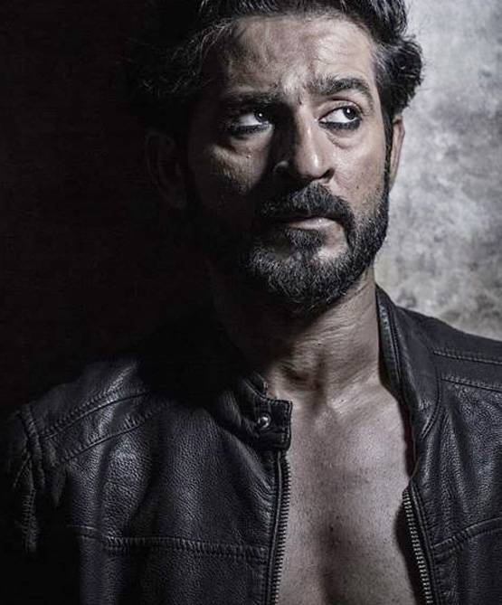 बदल गया बिग बॉस कंटेस्टेंट हितेन का लुक, वायरल हो रही हैं तस्वीरें