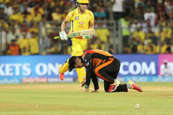 IPL: 18, 19, 20वें ओवर ने बदला पासा, विलेन से हीरो बना ये खिलाड़ी