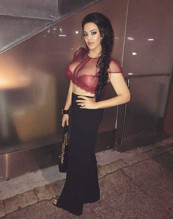 संजय दत्त की बेटी ने पोस्ट की बोल्ड तस्वीर, Ex वाइफ ने किया ये कमेंट