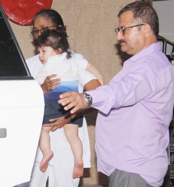 एकदम बेबी करीना की तरह लग रहे हैं तैमूर, PHOTOS