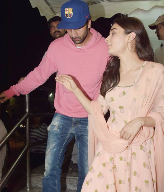 आलिया के साथ राजी की स्पेशल स्क्रीनिंग पर गए रणबीर, PHOTOS