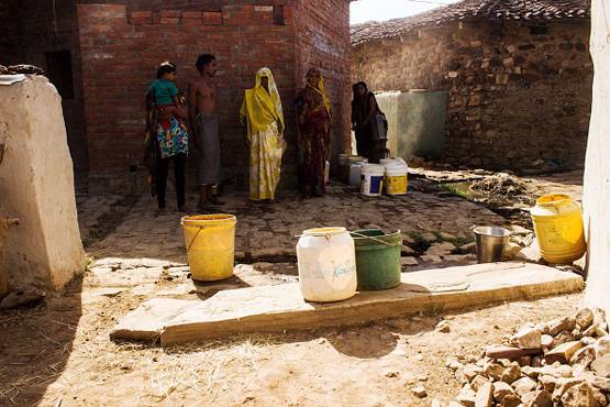 पानी खरीदने के लिए नहीं थे पैसे, 70 साल के इस शख्स ने खोदा कुआं