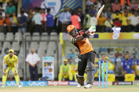 IPL: 18, 19, 20वें ओवर ने बदला पासा, विलेन से हीरो बना ये खिलाड़ी