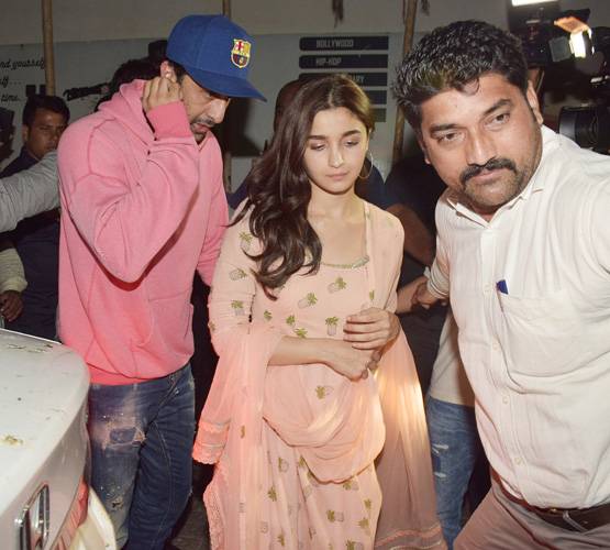 आलिया के साथ राजी की स्पेशल स्क्रीनिंग पर गए रणबीर, PHOTOS