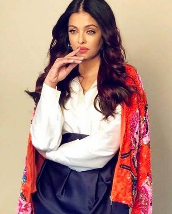 ऐश्वर्या की वायरल फोटो में ऐसा क्या है जो बेवजह हो रही खिंचाई?