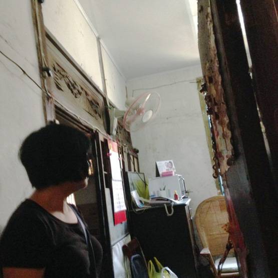 शरीर का इस्तेमाल करें लड़कियां, अजीब सलाह पर फंसी लव गुरु