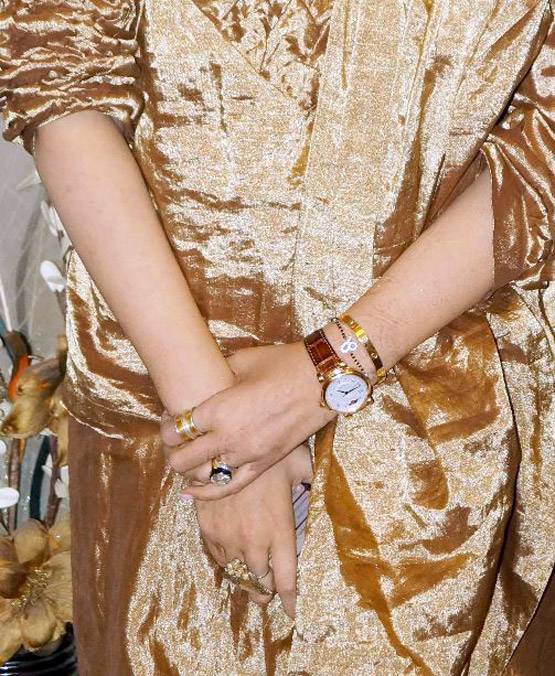 हाथ में मंगलसूत्र पहनने पर सोनम ट्रोल, बताया सभ्यता का अपमान